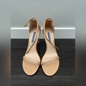 STUART WEITZMAN
Patent Leather Sandals